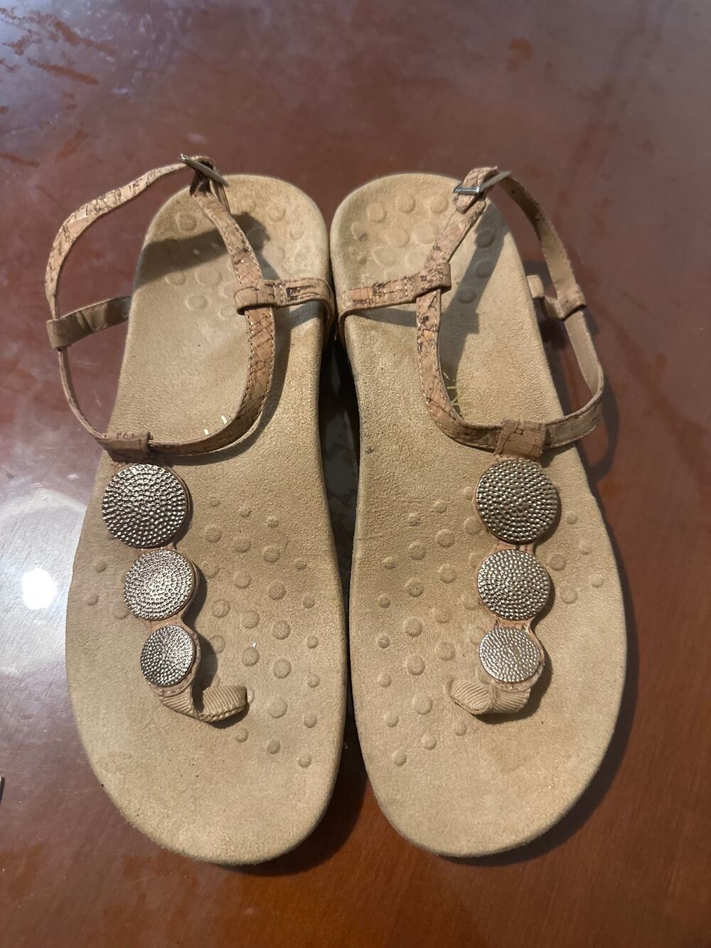 Vionic Cork Strap Thong Sandals Silver Studded Accents Size 10